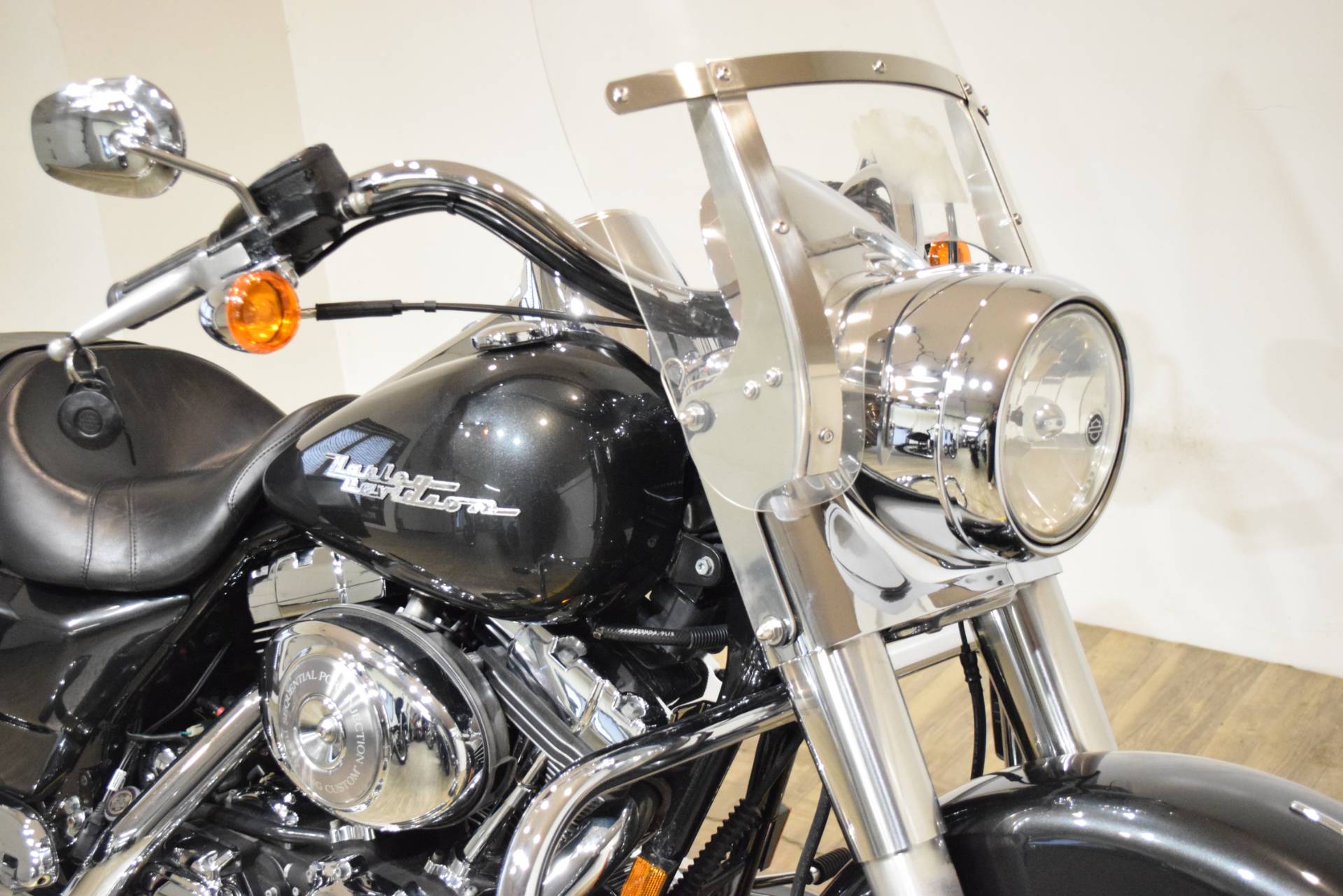2005 Harley-Davidson FLHRS/FLHRSI Road King® Custom in Wauconda, Illinois - Photo 3