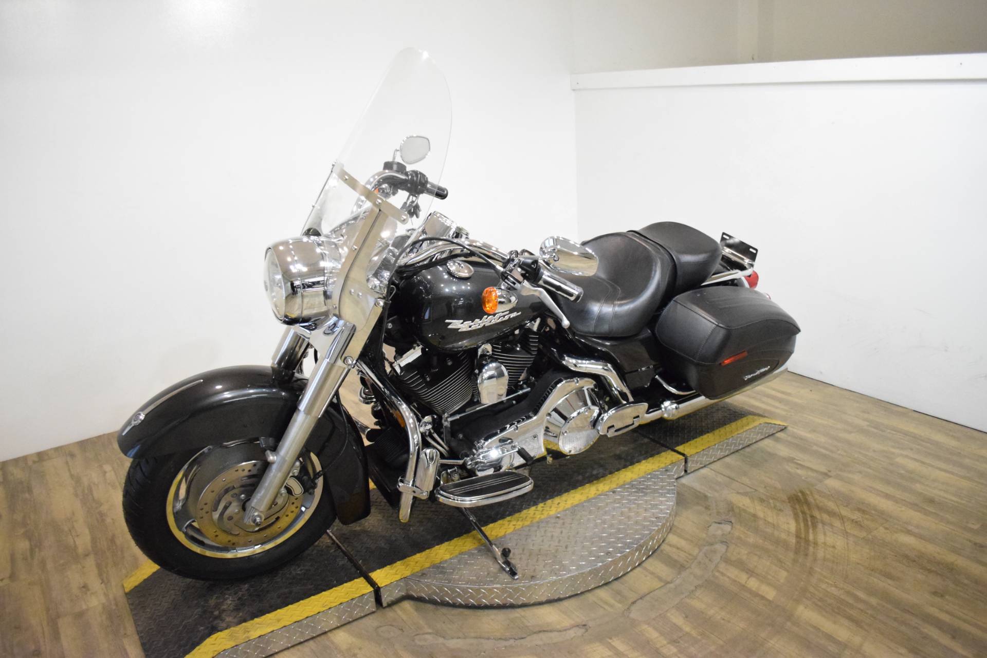 2005 Harley-Davidson FLHRS/FLHRSI Road King® Custom in Wauconda, Illinois - Photo 22