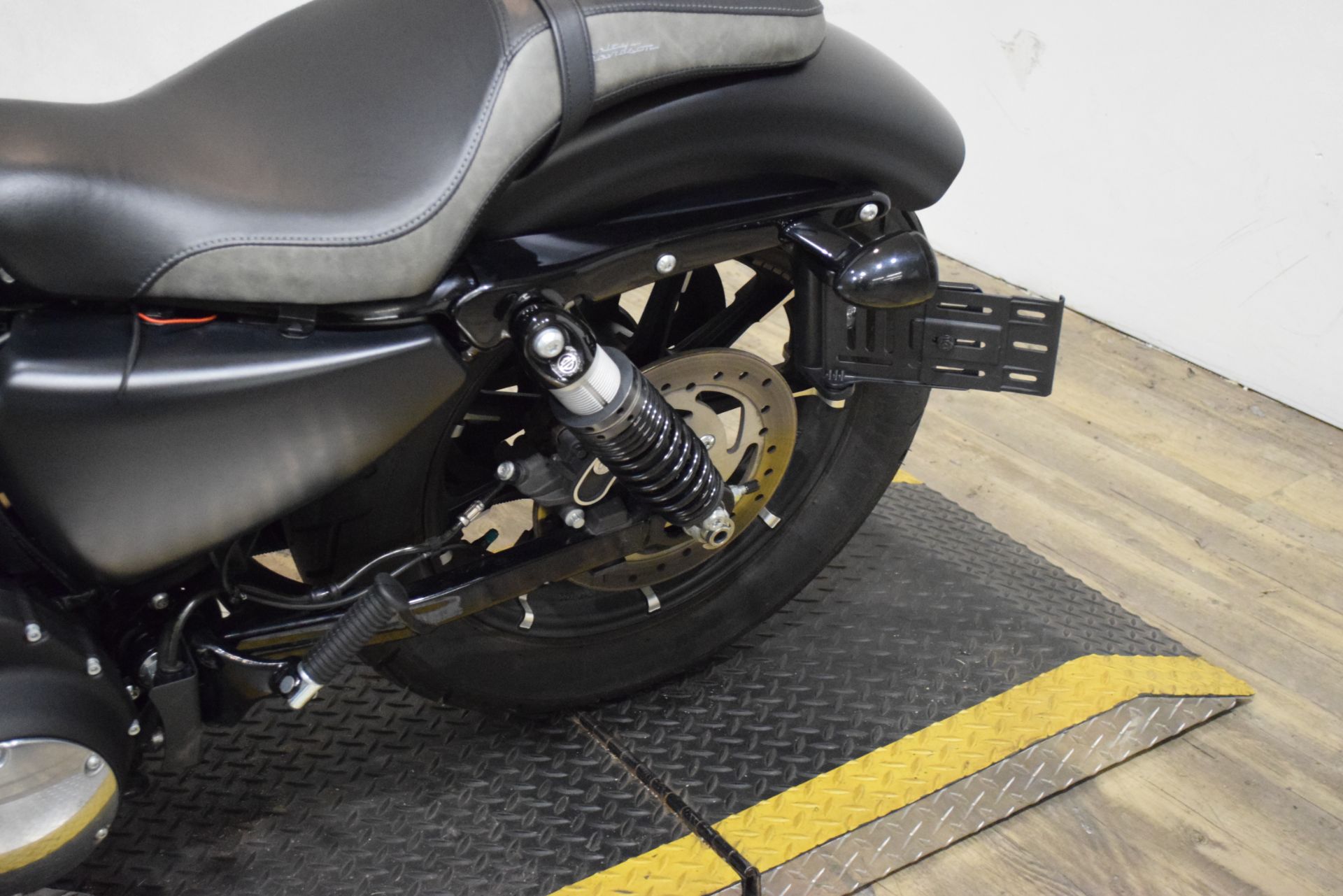 2022 Harley-Davidson Iron 883™ in Wauconda, Illinois - Photo 16