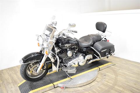 2012 Harley-Davidson Road King® Classic in Wauconda, Illinois - Photo 22