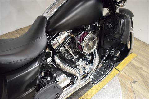 2012 Harley-Davidson Street Glide® in Wauconda, Illinois - Photo 6