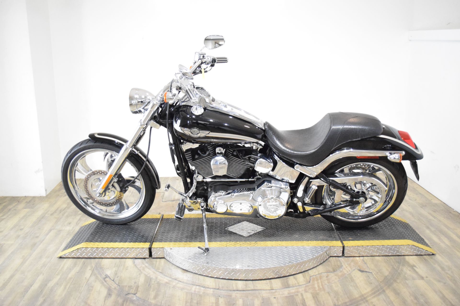 2003 Harley-Davidson FXSTD/FXSTDI Softail®  Deuce™ in Wauconda, Illinois - Photo 16