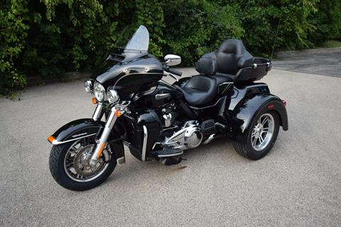 2017 Harley-Davidson Tri Glide® Ultra in Wauconda, Illinois - Photo 22