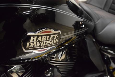 2010 Harley-Davidson Ultra Classic® Electra Glide® in Wauconda, Illinois - Photo 20