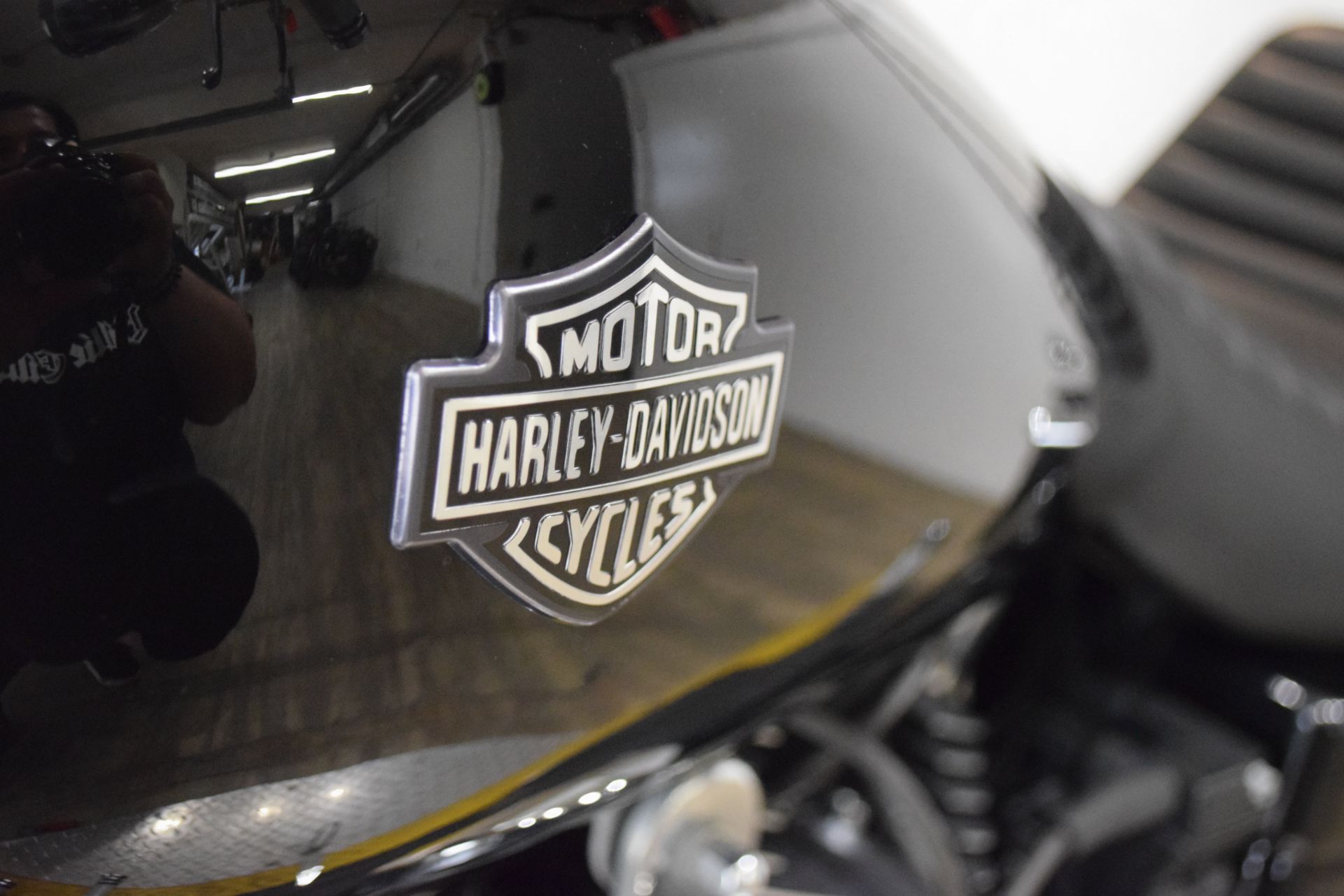 2016 Harley-Davidson Wide Glide® in Wauconda, Illinois - Photo 20