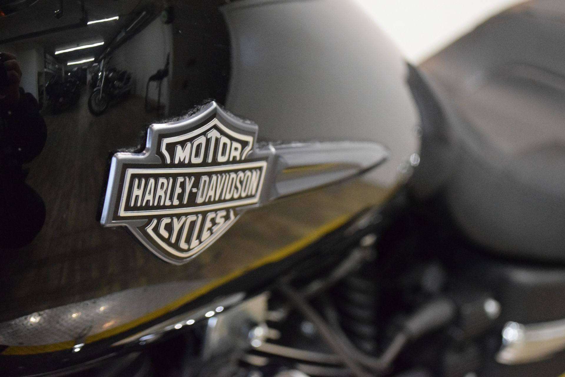 2012 Harley-Davidson Dyna® Fat Bob® in Wauconda, Illinois - Photo 20