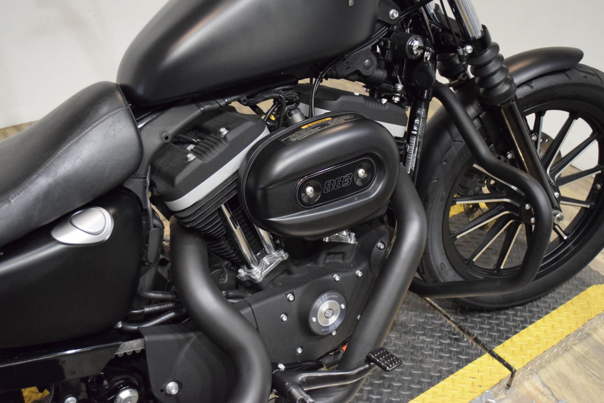 2012 Harley-Davidson Sportster® Iron 883™ in Wauconda, Illinois - Photo 6