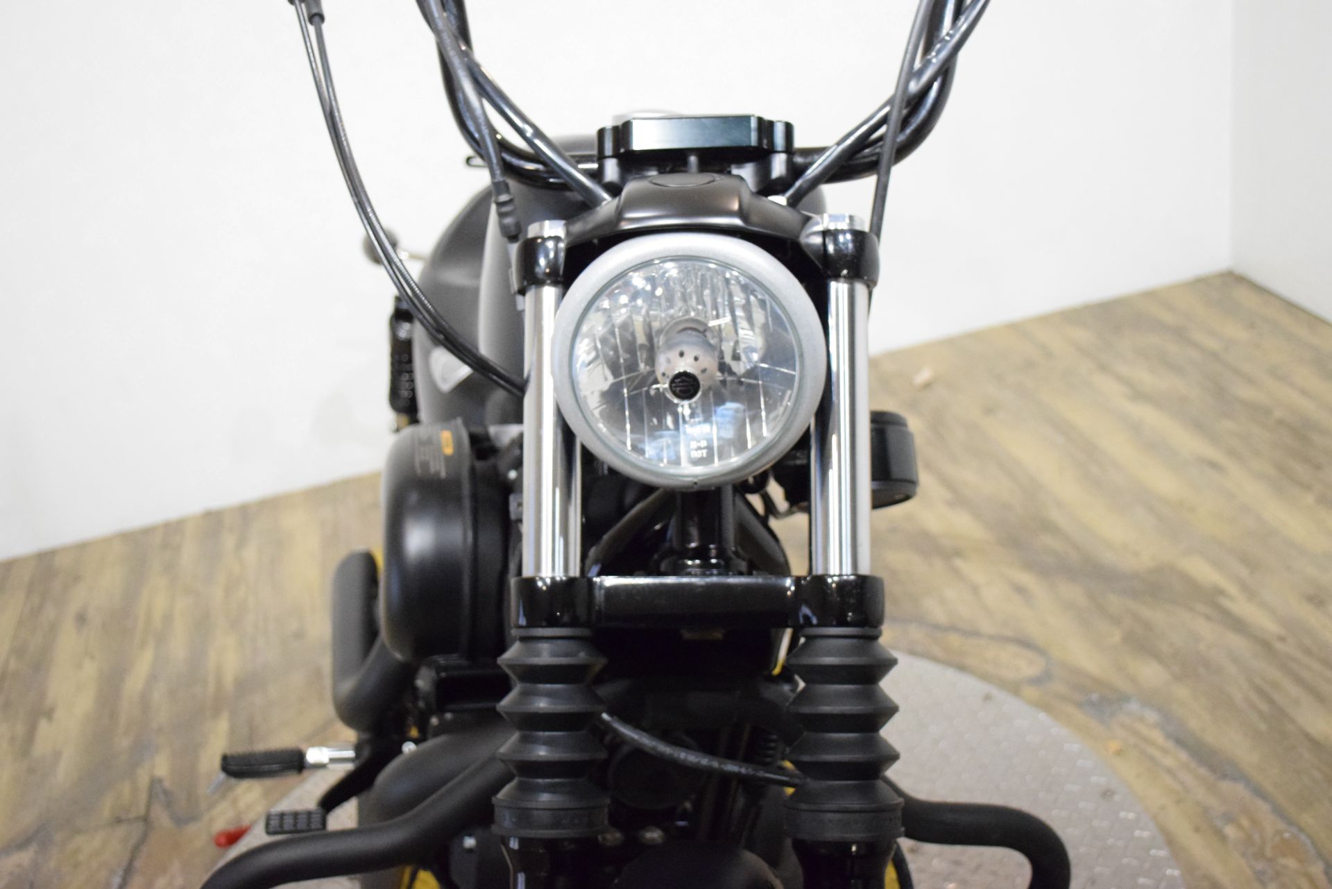 2012 Harley-Davidson Sportster® Iron 883™ in Wauconda, Illinois - Photo 12