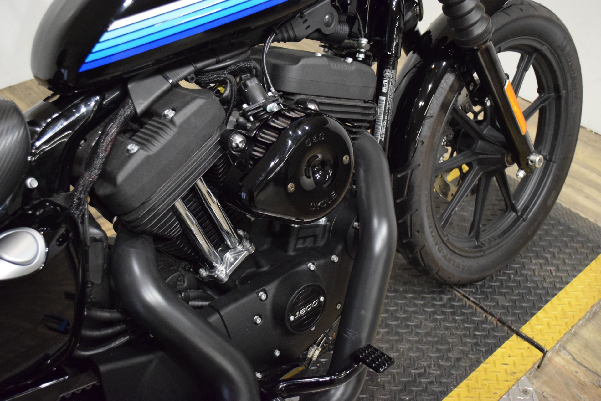 2019 Harley-Davidson Iron 1200™ in Wauconda, Illinois - Photo 6