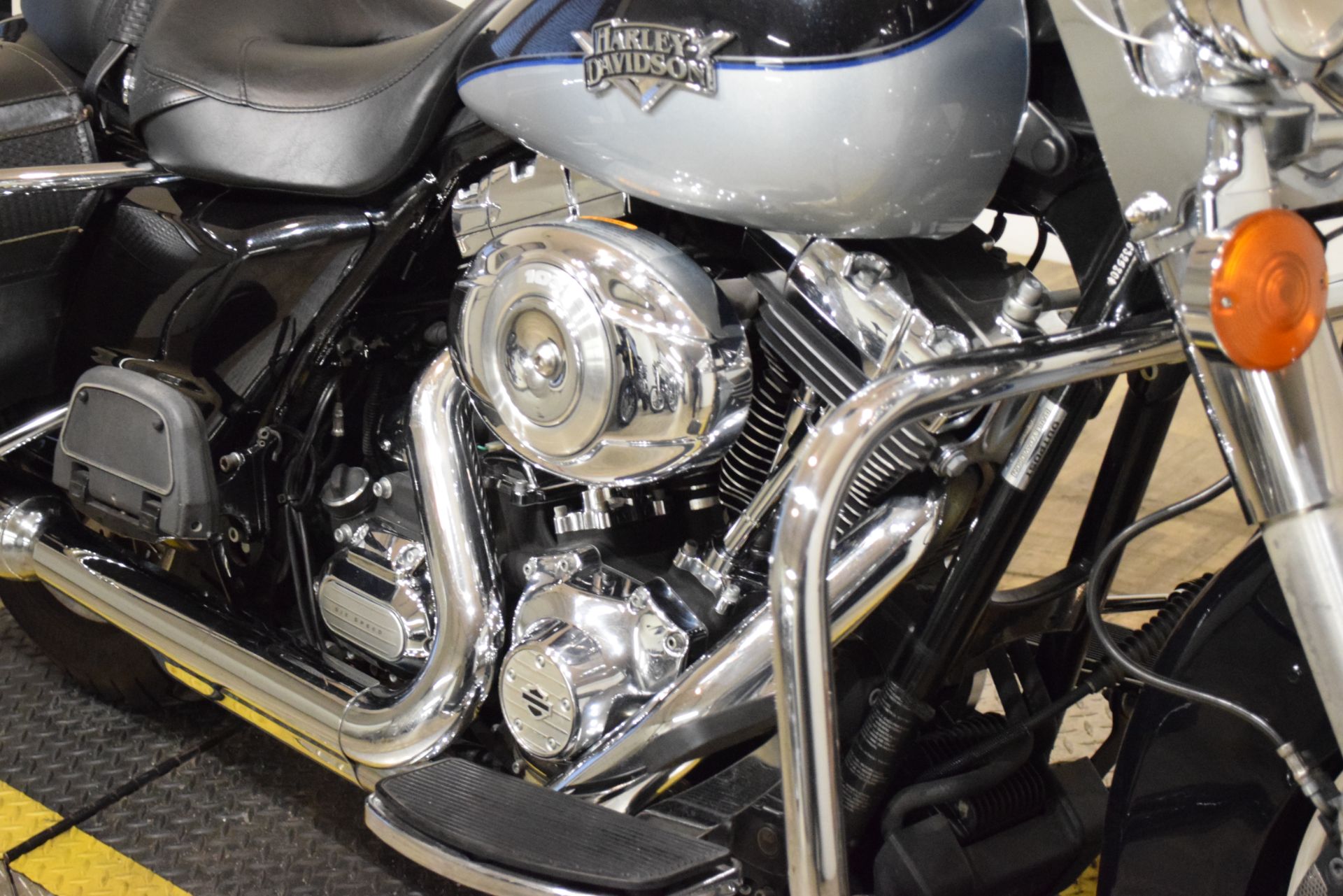 2012 Harley-Davidson Road King® Classic in Wauconda, Illinois - Photo 4