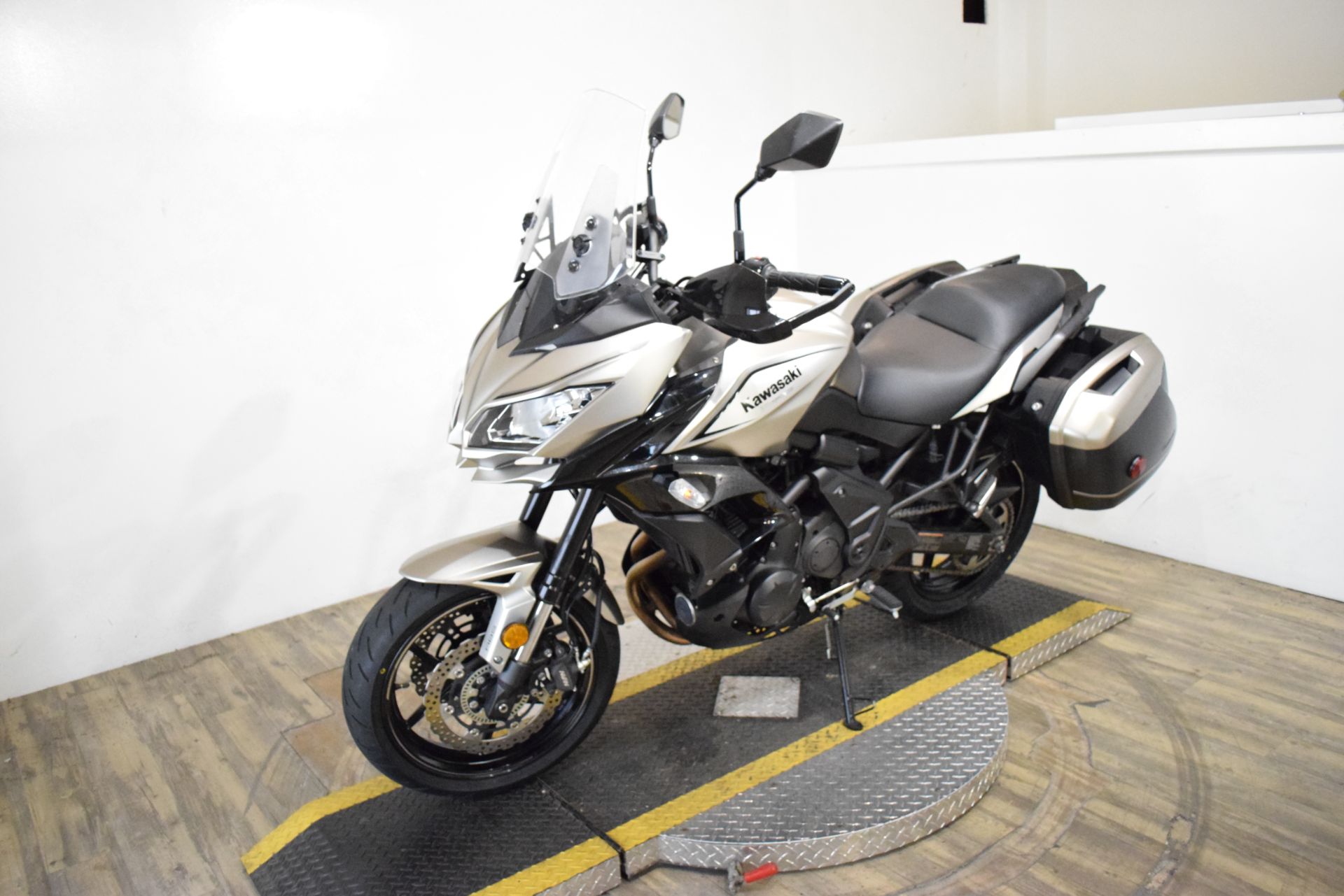 2017 Kawasaki Versys 650 LT in Wauconda, Illinois - Photo 21