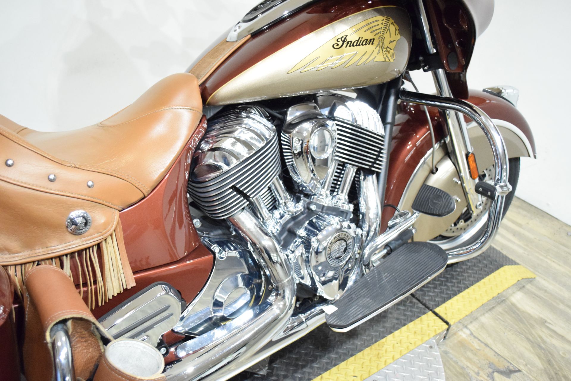 2019 Indian Motorcycle Chieftain® Classic Icon Series in Wauconda, Illinois - Photo 6