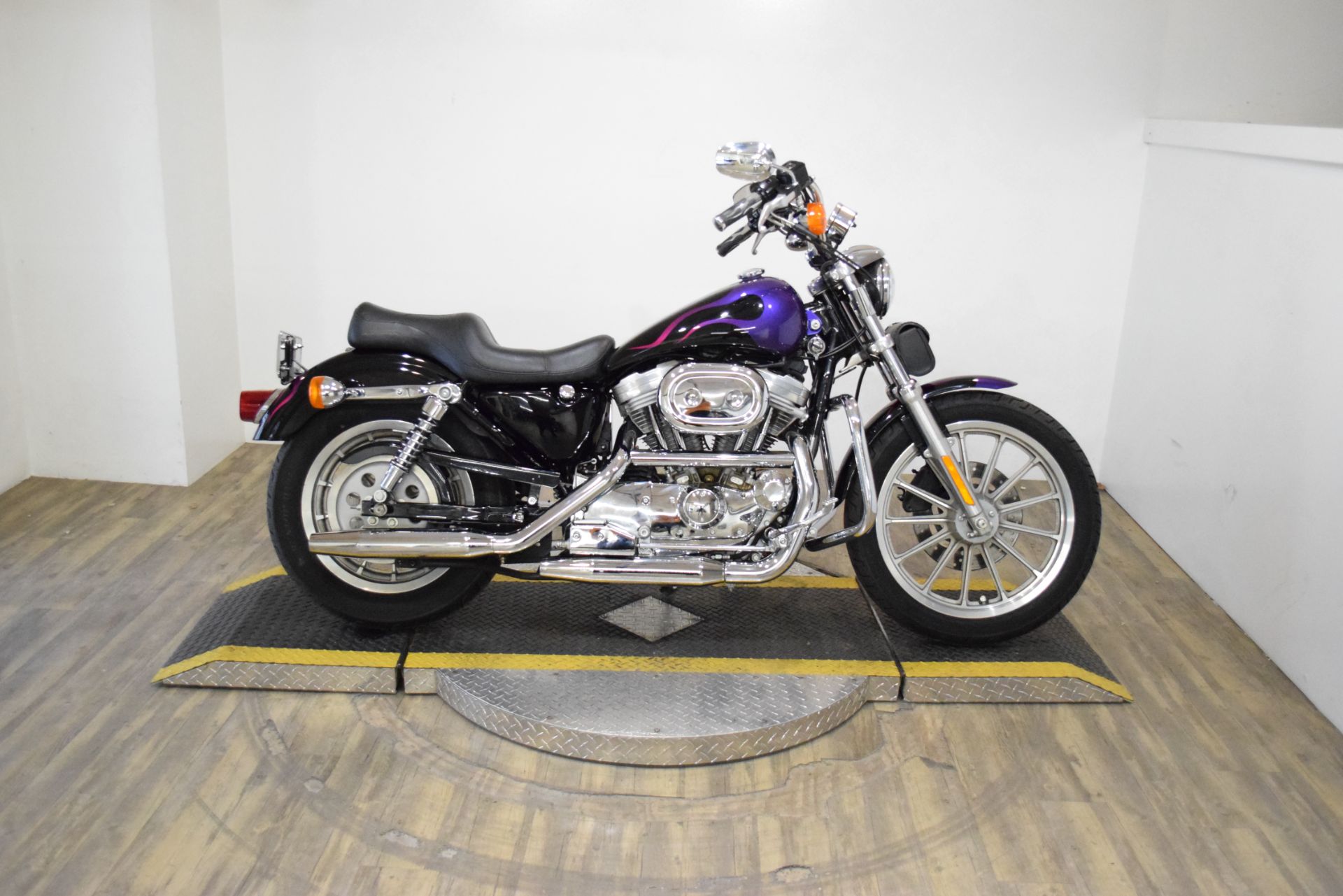 2001 Harley-Davidson XLH Sportster® 883 Hugger® in Wauconda, Illinois - Photo 1