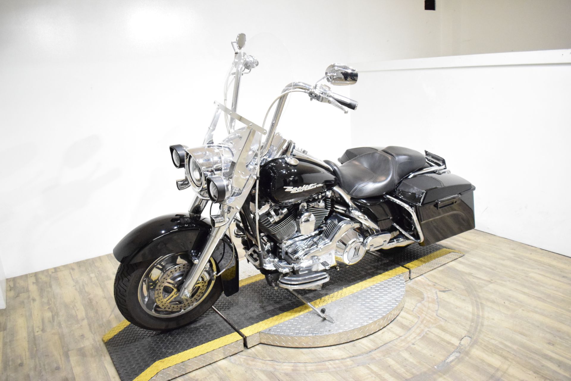 2006 Harley-Davidson Road King® Custom in Wauconda, Illinois - Photo 22