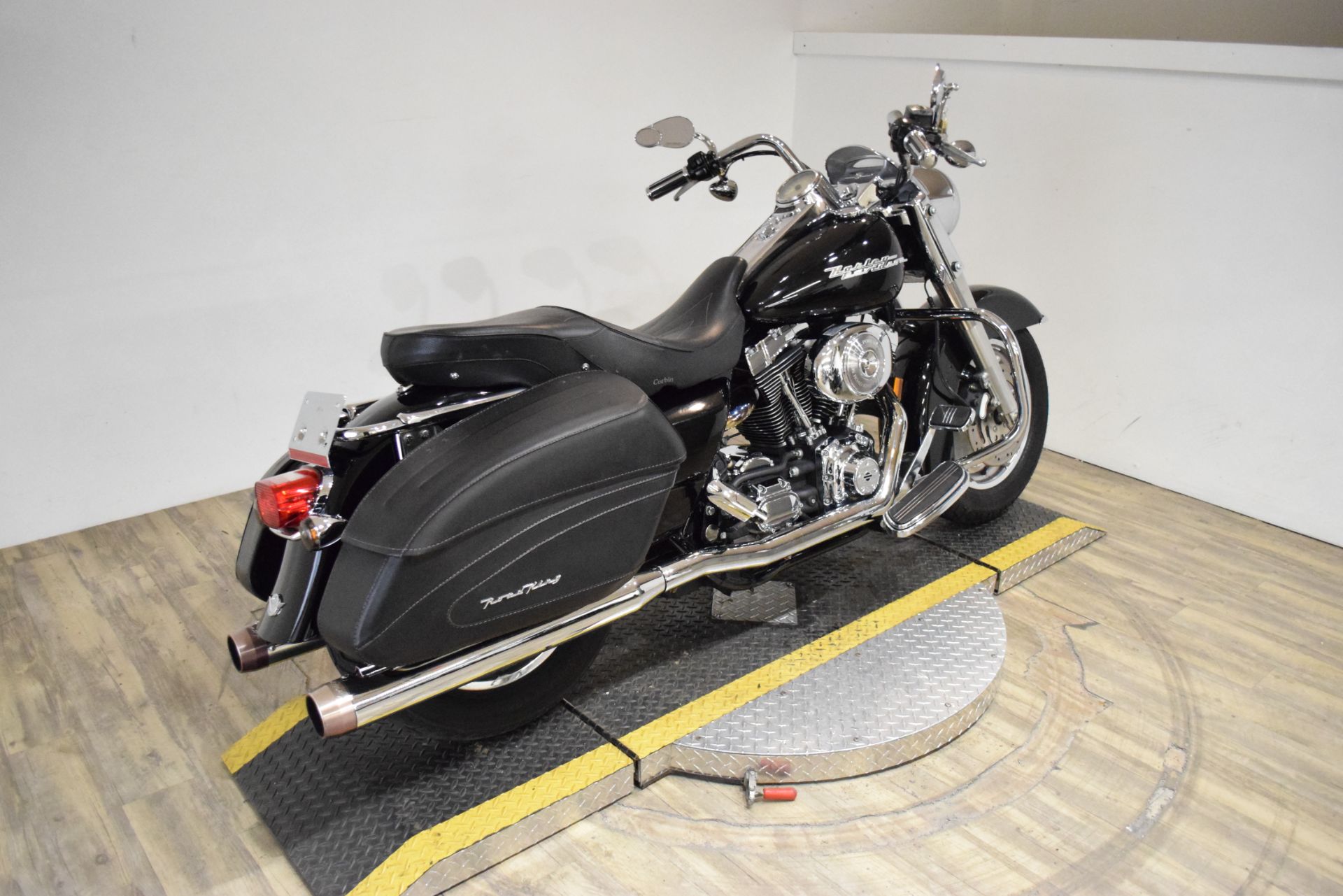 2006 Harley-Davidson Road King® Custom in Wauconda, Illinois - Photo 9