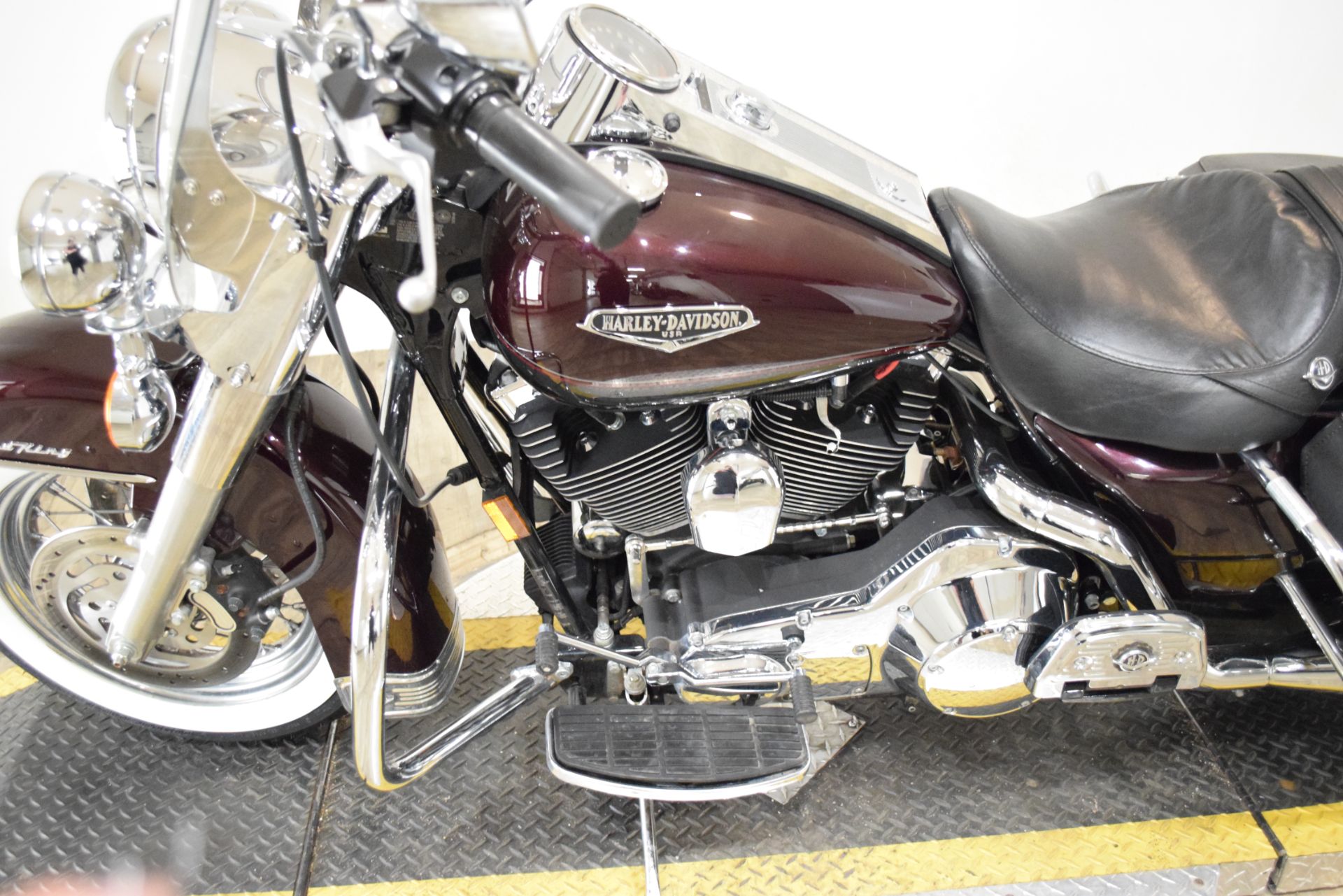 2005 Harley-Davidson FLHRCI Road King® Classic in Wauconda, Illinois - Photo 18