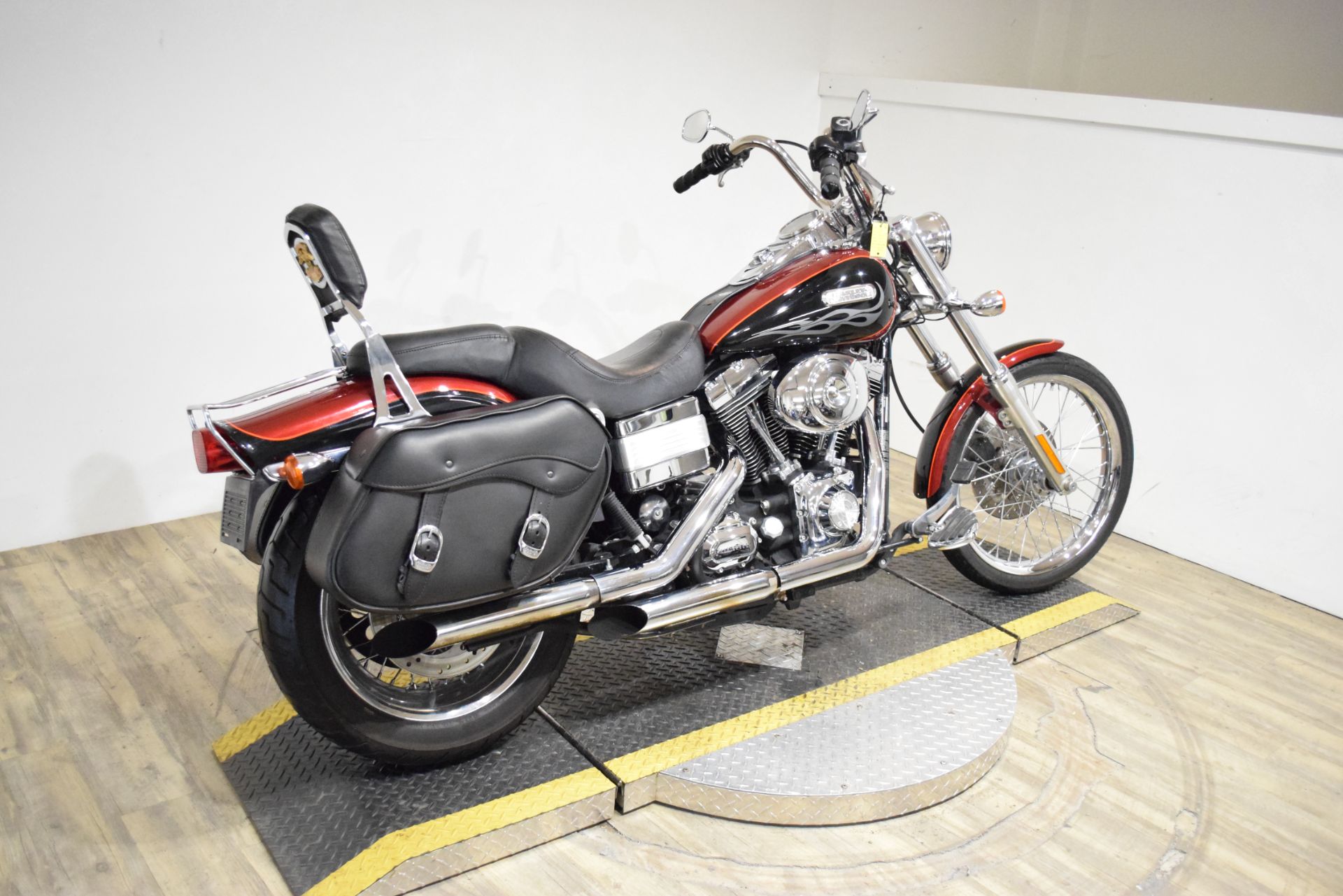 2006 Harley-Davidson Dyna™ Wide Glide® in Wauconda, Illinois - Photo 9