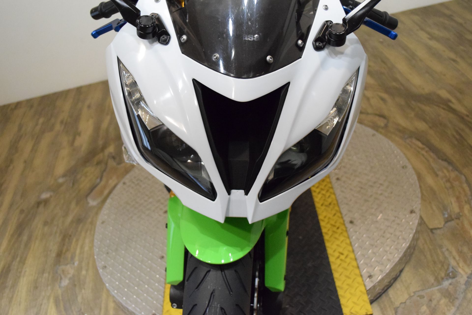2015 Kawasaki Ninja® ZX™-6R 30th Anniversary in Wauconda, Illinois - Photo 12