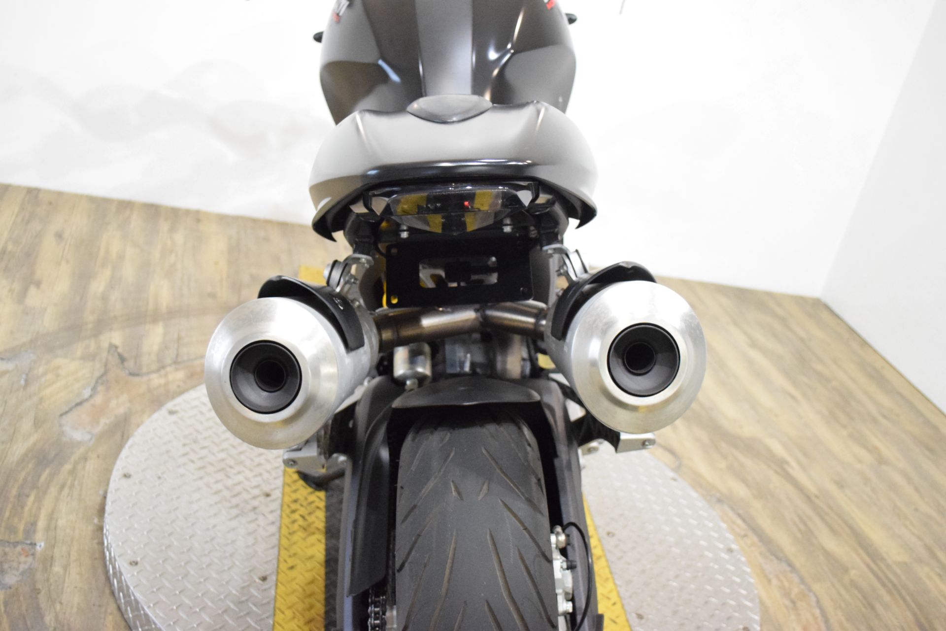 2014 Ducati Monster 696 in Wauconda, Illinois - Photo 24