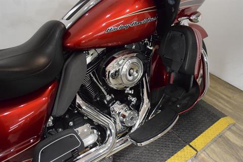 2012 Harley-Davidson Road Glide® Ultra in Wauconda, Illinois - Photo 6