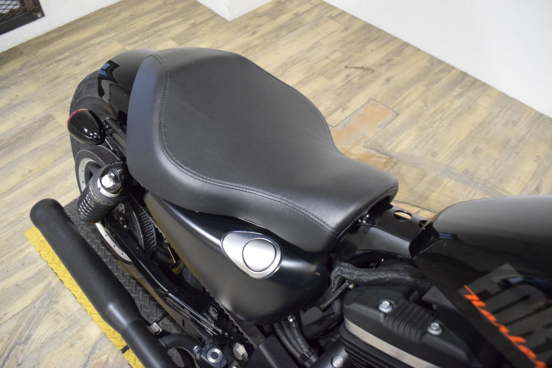 2021 Harley-Davidson Iron 883™ in Wauconda, Illinois - Photo 5