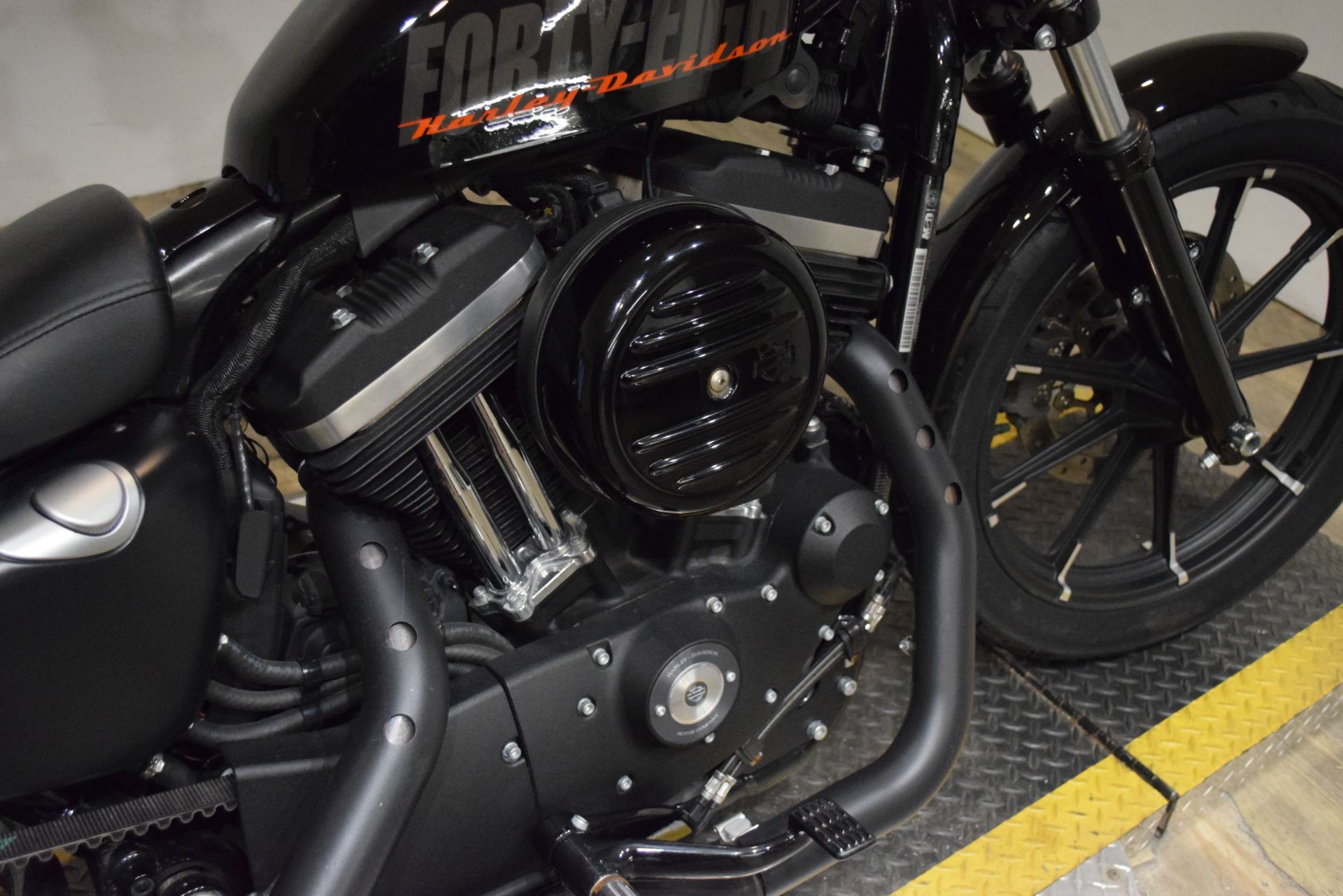 2021 Harley-Davidson Iron 883™ in Wauconda, Illinois - Photo 7