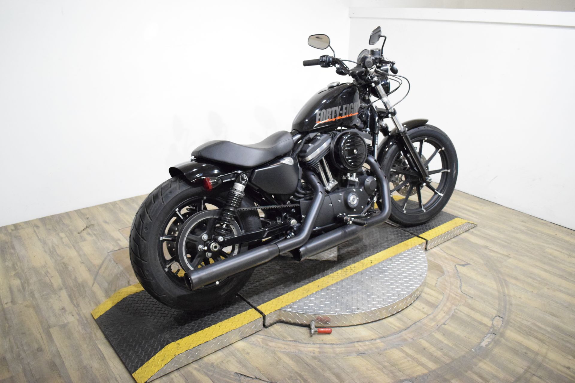 2021 Harley-Davidson Iron 883™ in Wauconda, Illinois - Photo 9