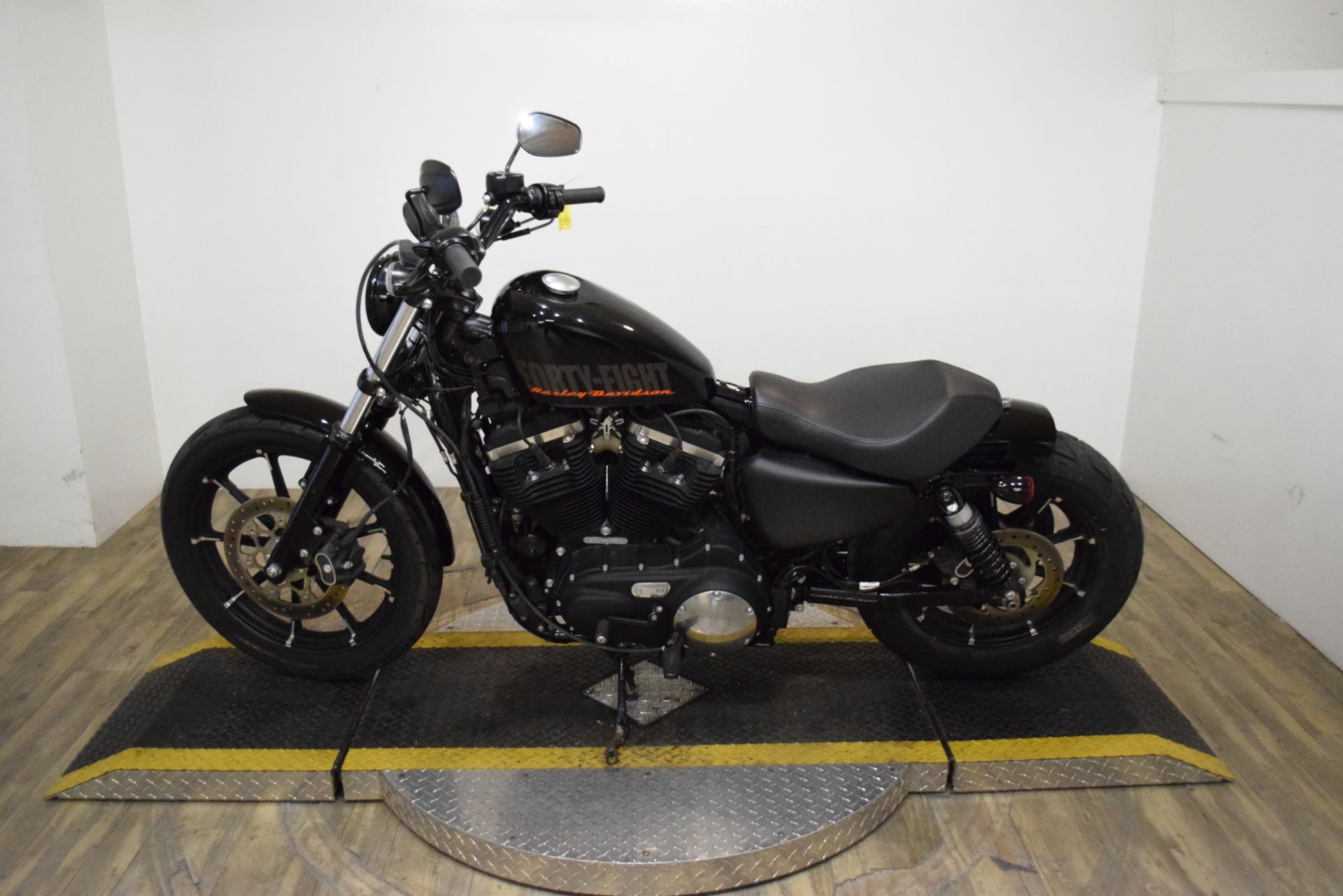 2021 Harley-Davidson Iron 883™ in Wauconda, Illinois - Photo 16