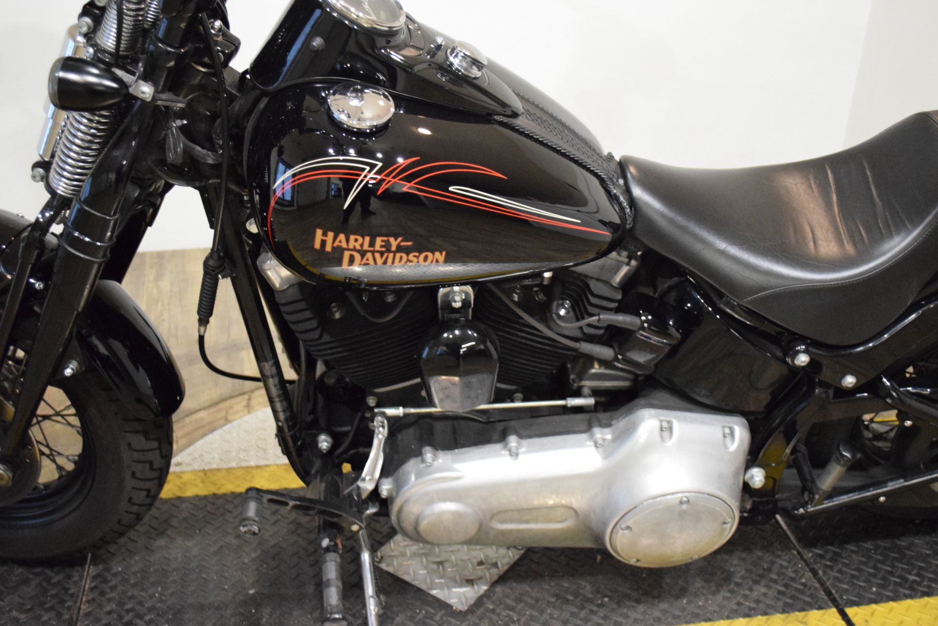 2009 Harley-Davidson Softail® Cross Bones™ in Wauconda, Illinois - Photo 18
