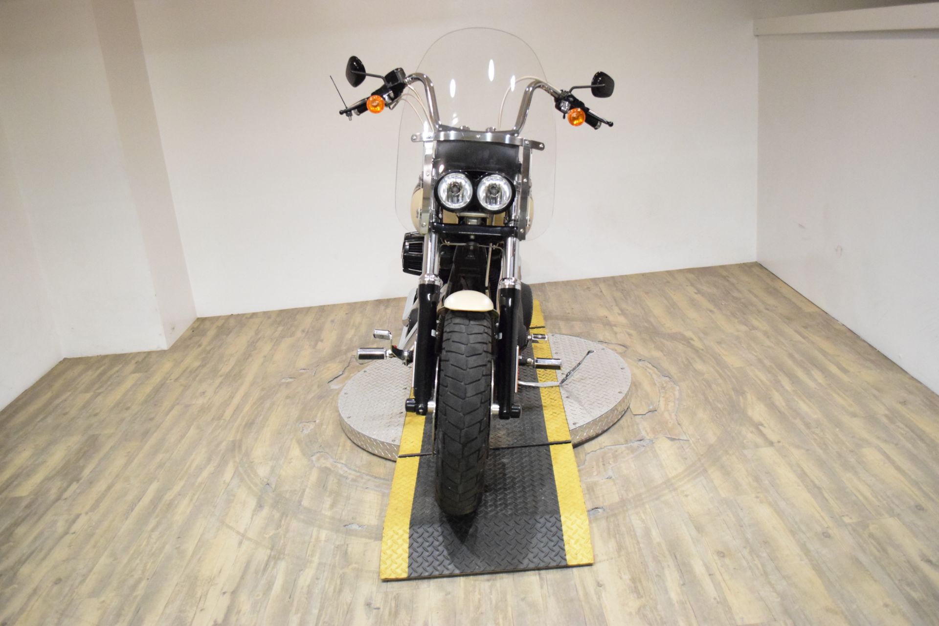 2014 Harley-Davidson Dyna® Fat Bob® in Wauconda, Illinois - Photo 10