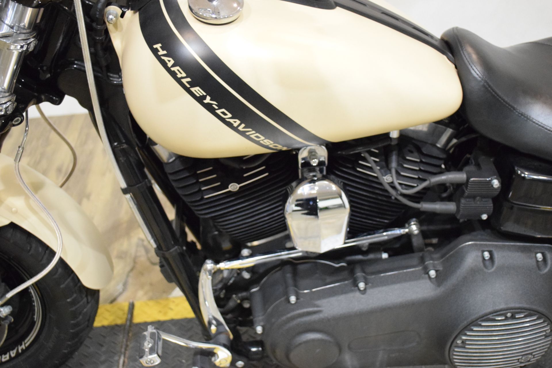 2014 Harley-Davidson Dyna® Fat Bob® in Wauconda, Illinois - Photo 18