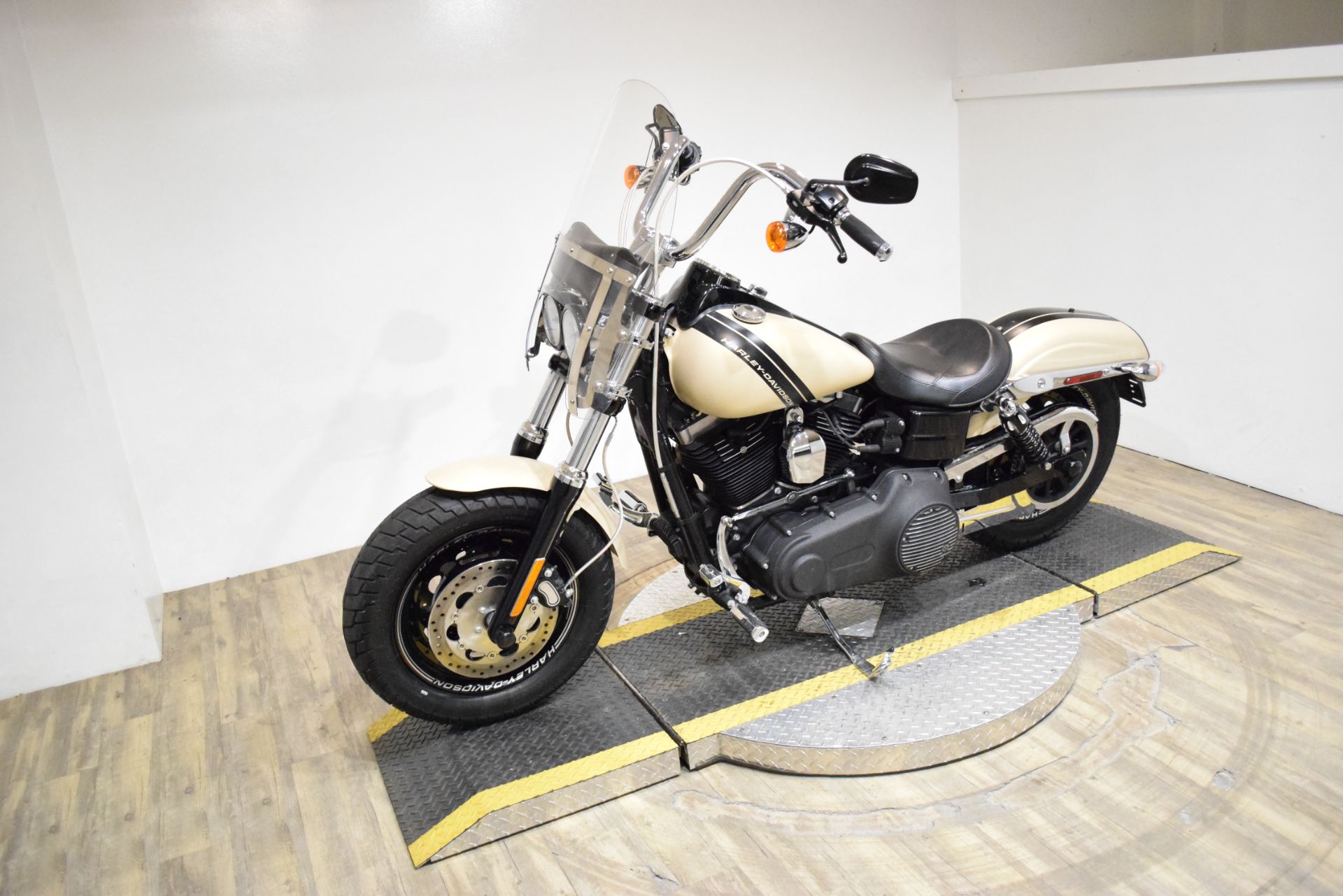 2014 Harley-Davidson Dyna® Fat Bob® in Wauconda, Illinois - Photo 22