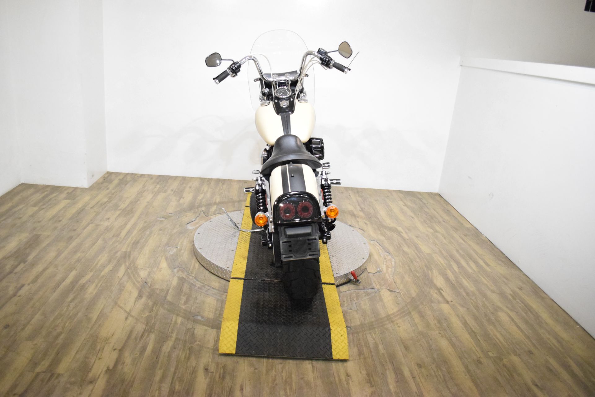 2014 Harley-Davidson Dyna® Fat Bob® in Wauconda, Illinois - Photo 23