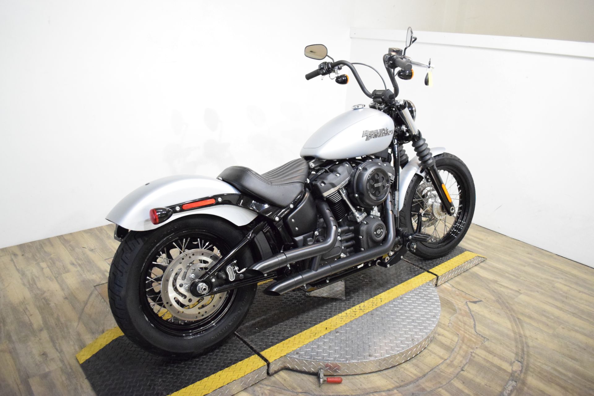 2020 Harley-Davidson Street Bob® in Wauconda, Illinois - Photo 9