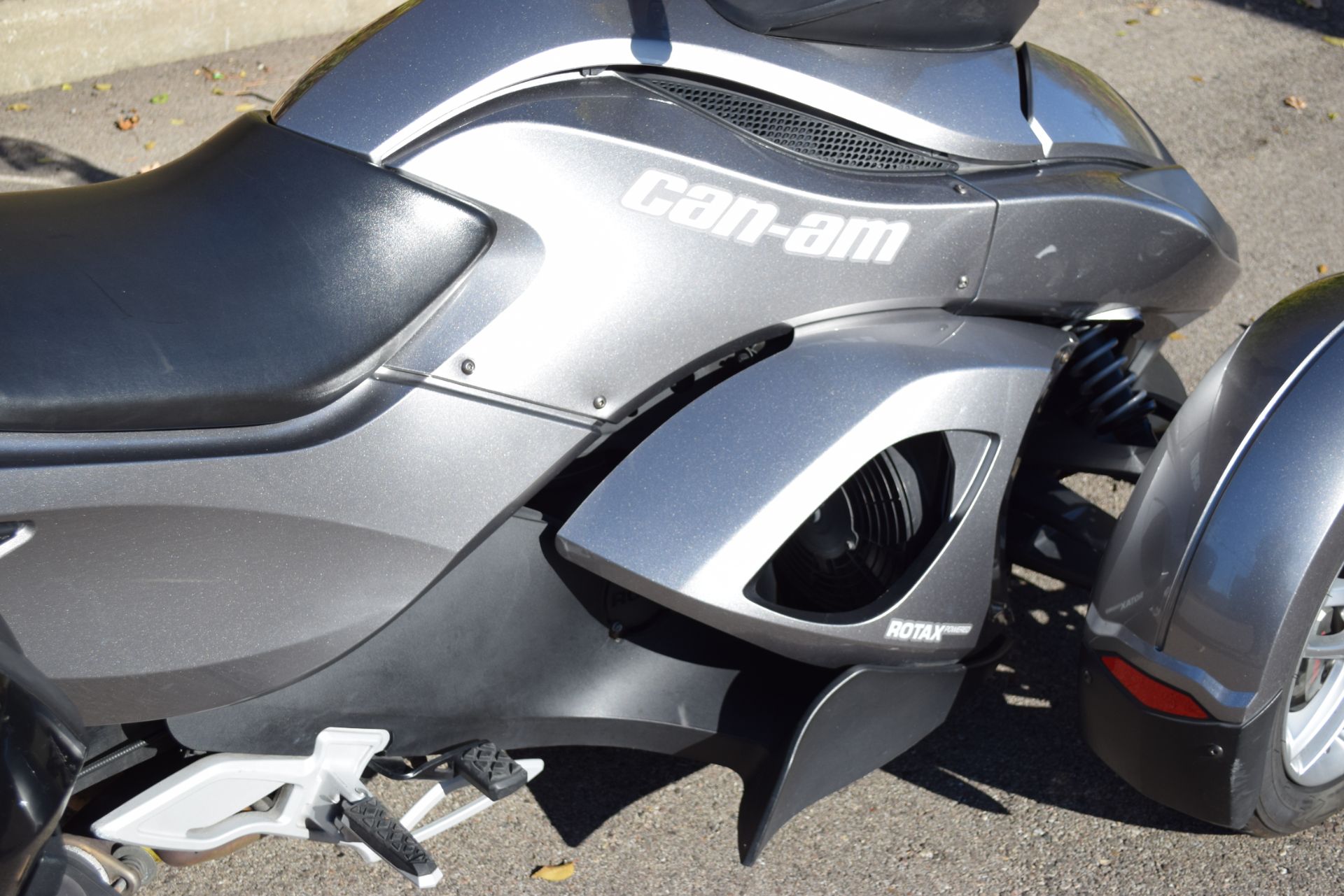 2013 Can-Am Spyder® RS-S SE5 in Wauconda, Illinois - Photo 5