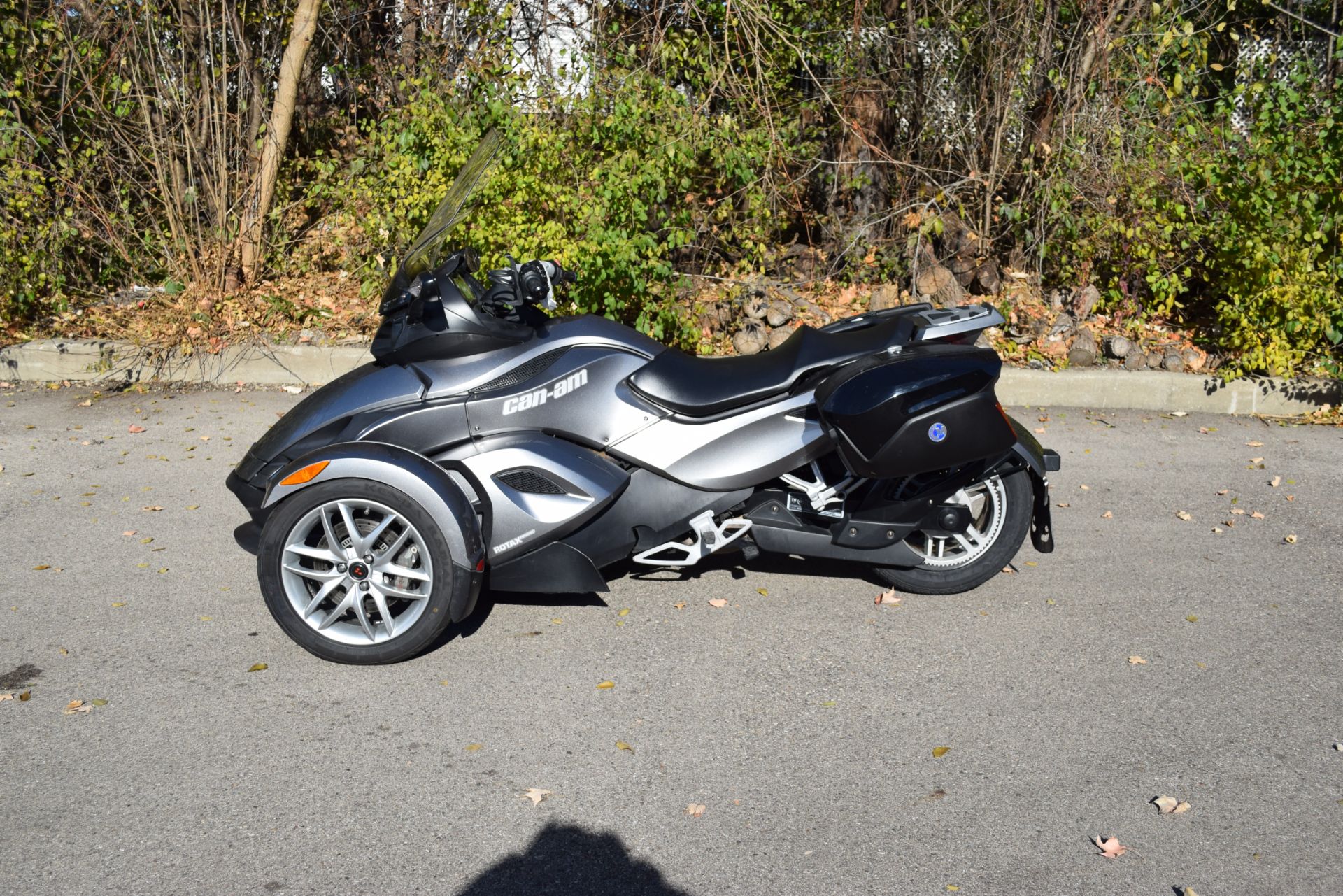 2013 Can-Am Spyder® RS-S SE5 in Wauconda, Illinois - Photo 16