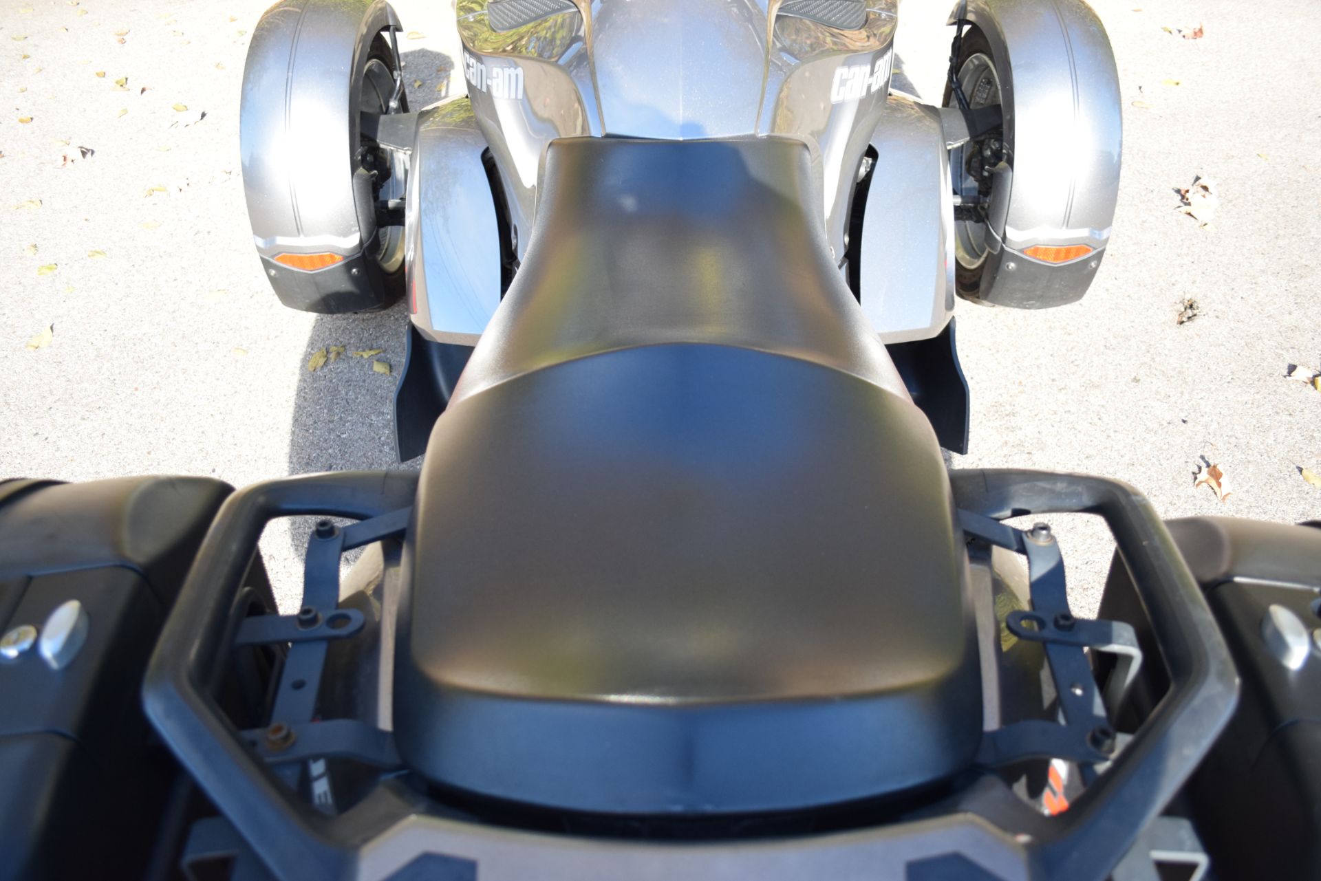 2013 Can-Am Spyder® RS-S SE5 in Wauconda, Illinois - Photo 25