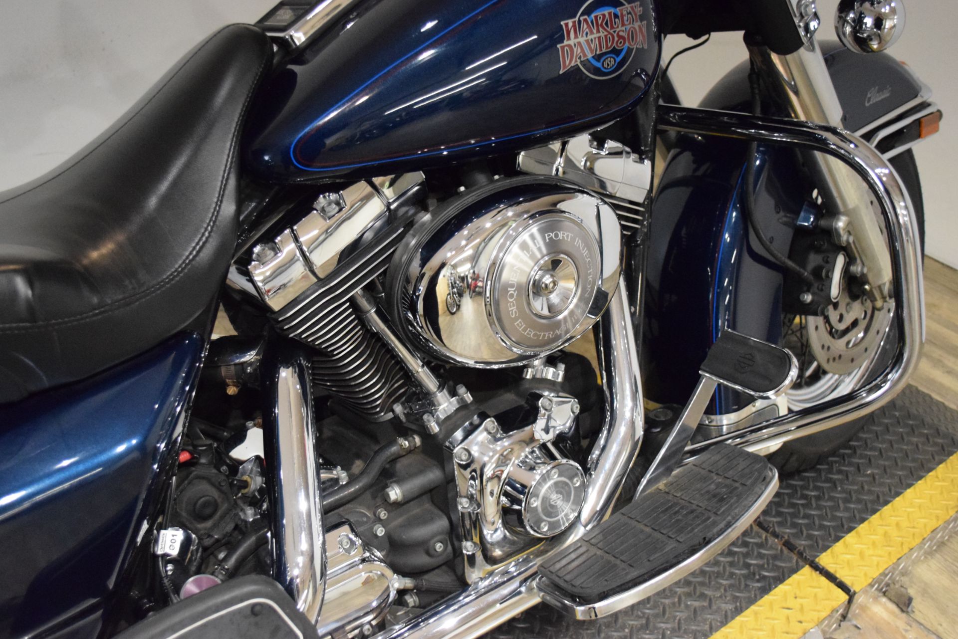 2004 Harley-Davidson FLHTC/FLHTCI Electra Glide® Classic in Wauconda, Illinois - Photo 6