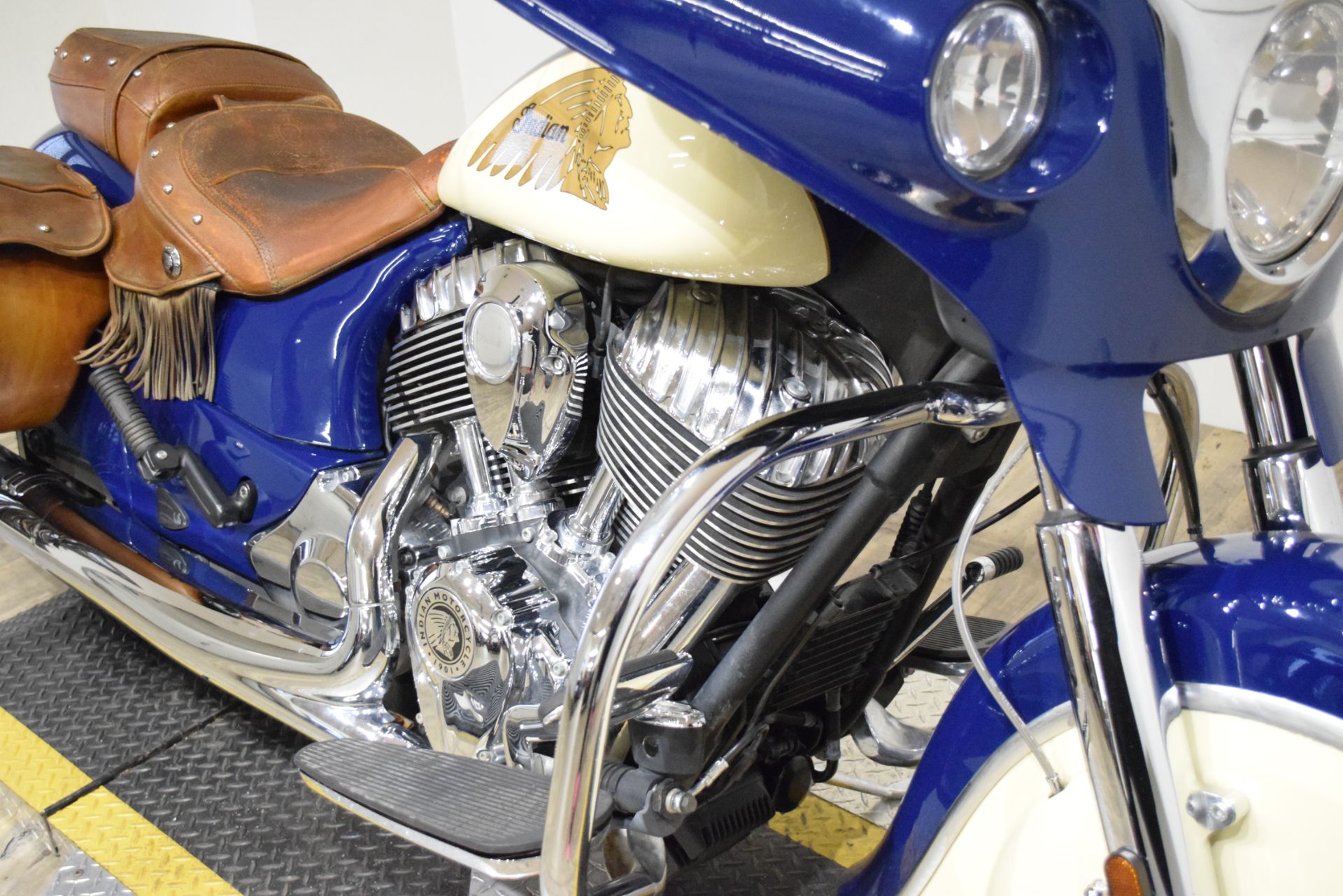 2015 Indian Motorcycle Chieftain® in Wauconda, Illinois - Photo 4