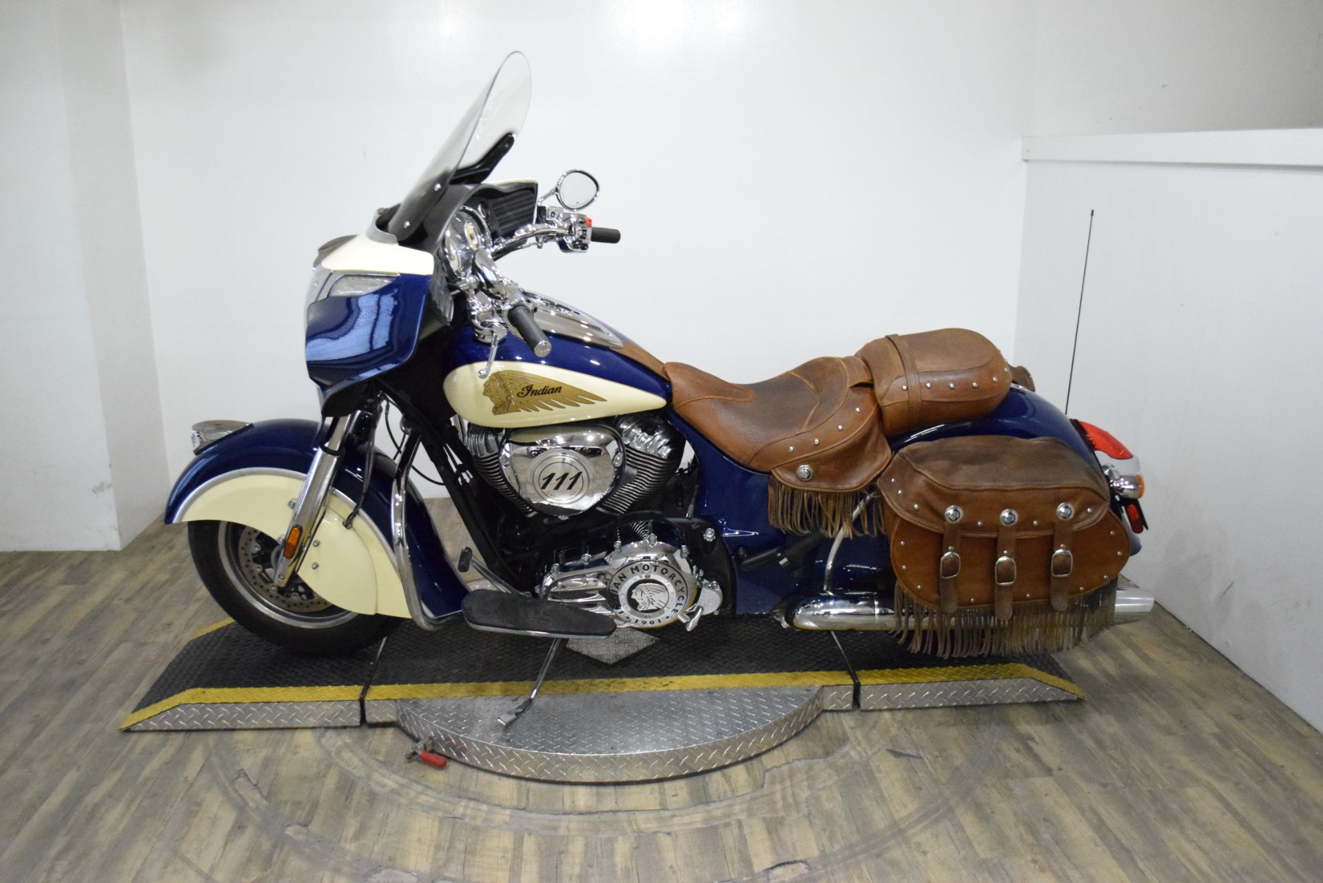 2015 Indian Motorcycle Chieftain® in Wauconda, Illinois - Photo 15