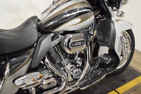 2013 Harley-Davidson CVO™ Ultra Classic® Electra Glide® in Wauconda, Illinois - Photo 6