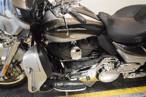 2013 Harley-Davidson CVO™ Ultra Classic® Electra Glide® in Wauconda, Illinois - Photo 18