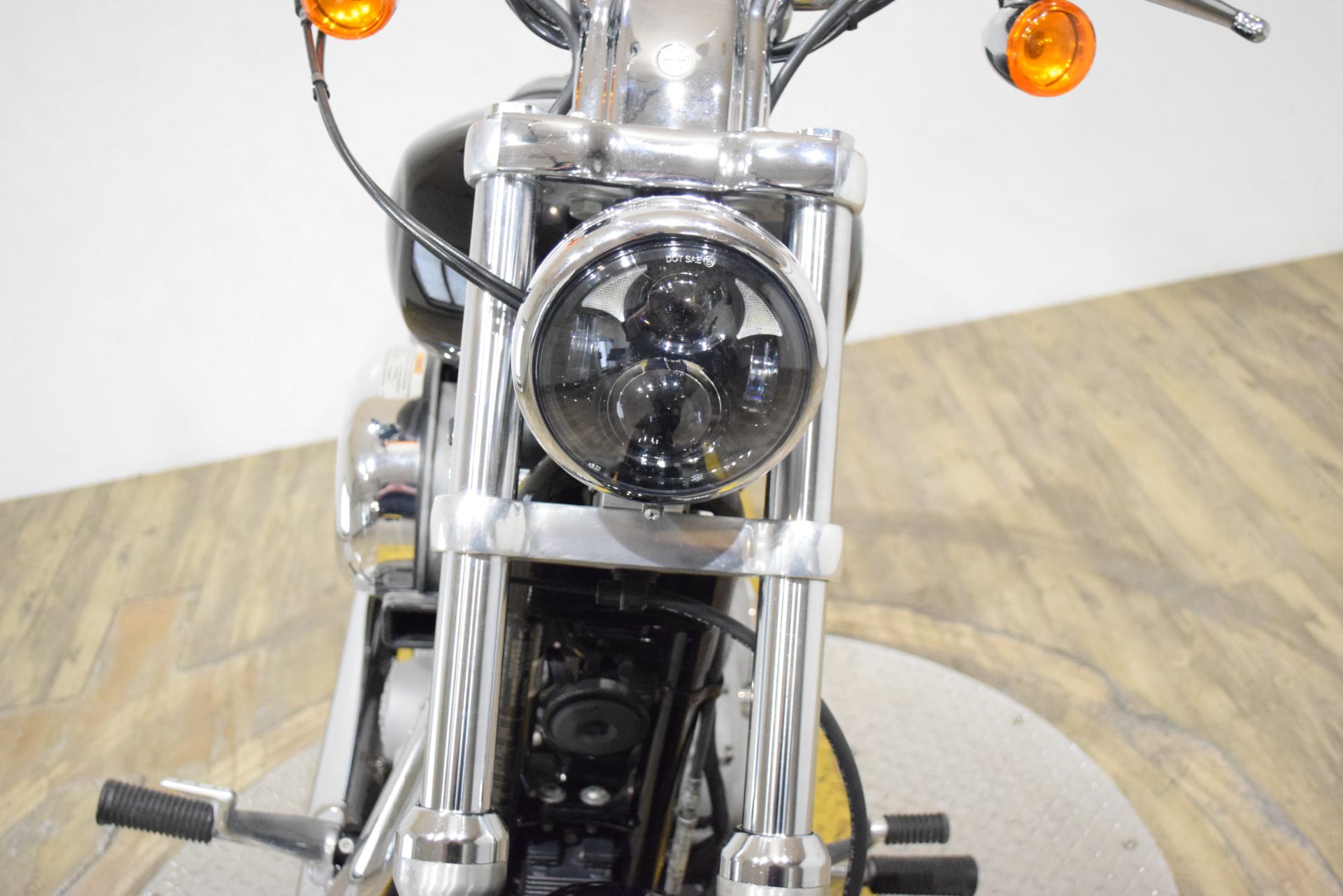 2009 Harley-Davidson Sportster 883 Custom in Wauconda, Illinois - Photo 13