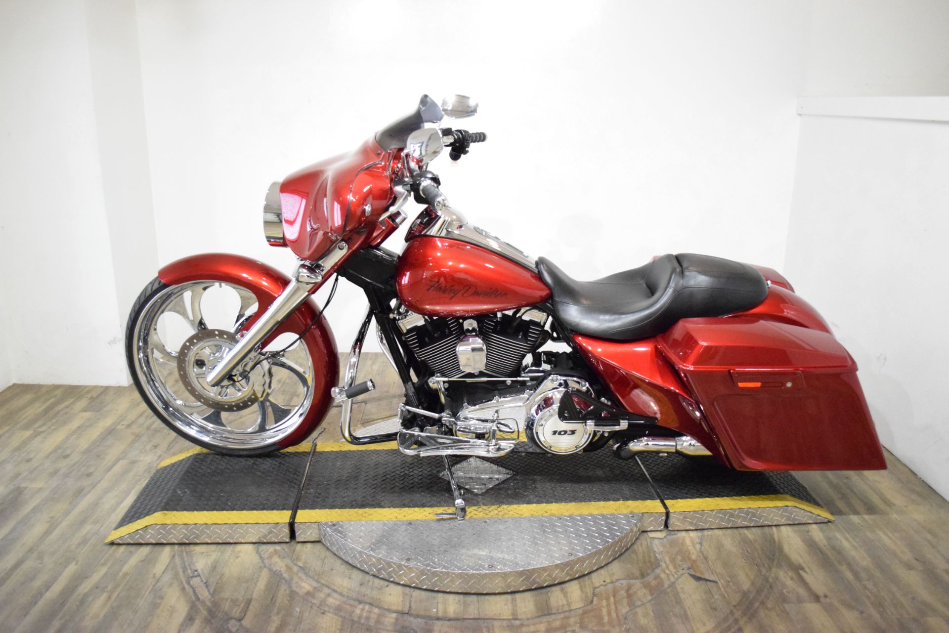 2013 Harley-Davidson Street Glide® in Wauconda, Illinois - Photo 15