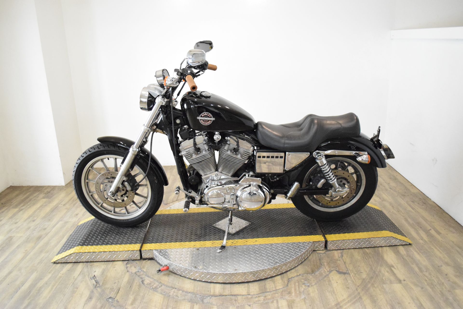 2002 Harley-Davidson XL 883C Sportster® Custom in Wauconda, Illinois - Photo 15