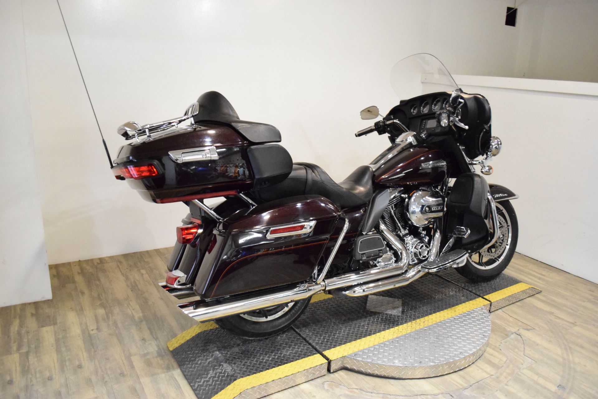 2014 Harley-Davidson Electra Glide® Ultra Classic® in Wauconda, Illinois - Photo 9