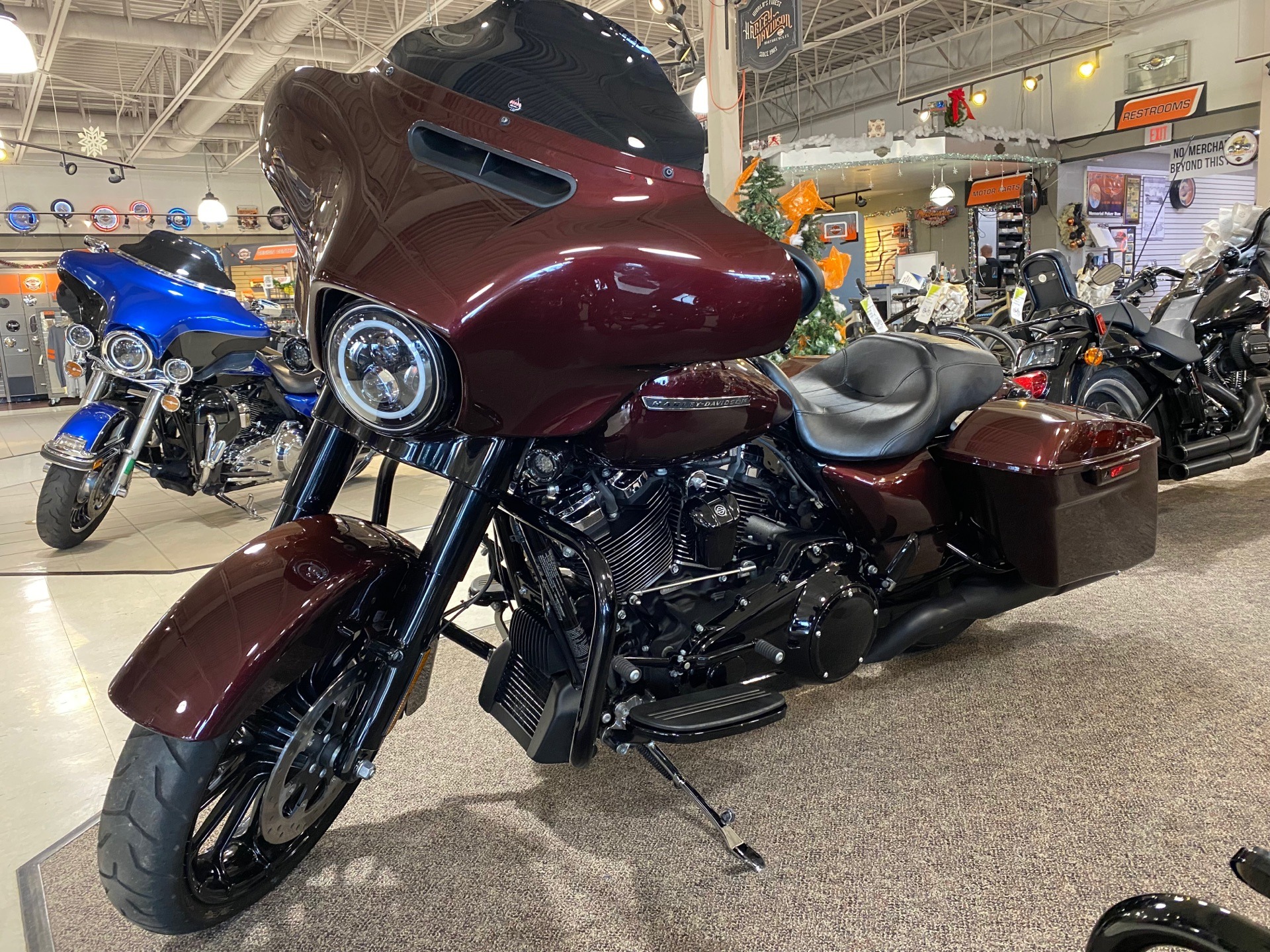 2018 Harley-Davidson Street Glide® Special in Cortland, Ohio - Photo 2