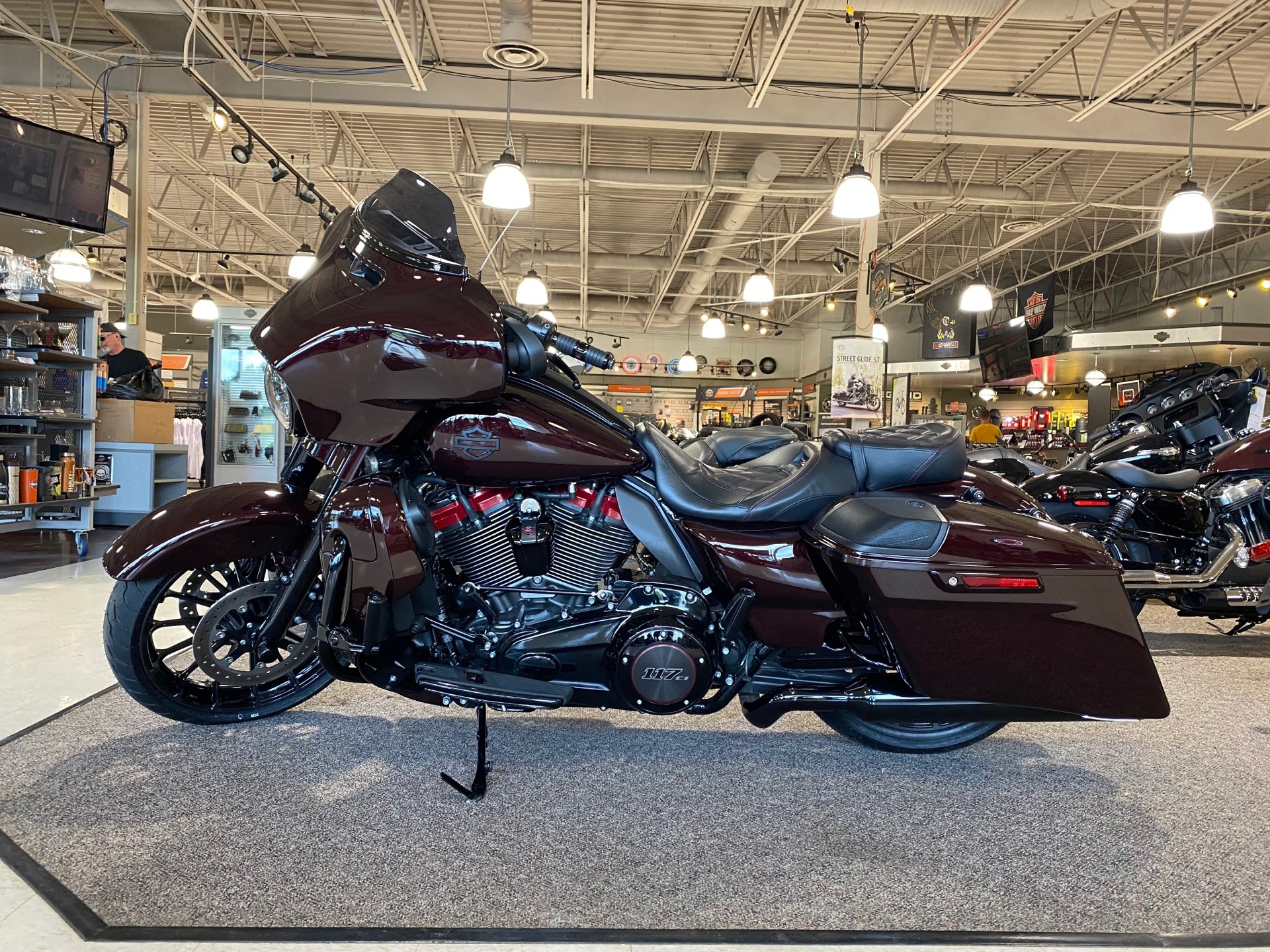 2019 Harley-Davidson CVO™ Street Glide® in Cortland, Ohio - Photo 1