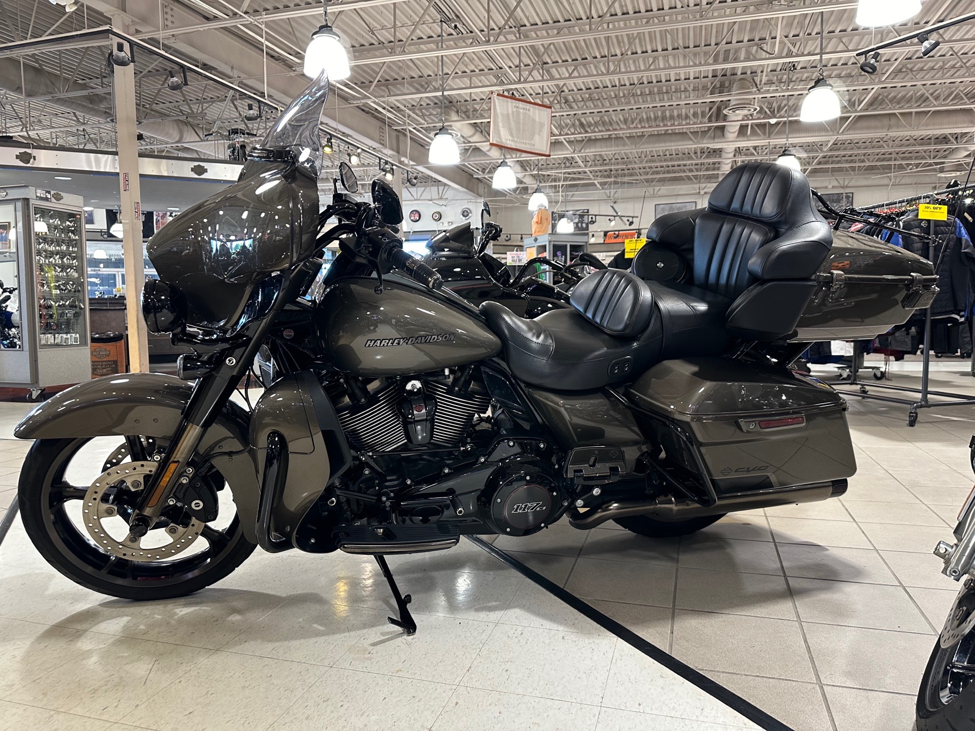 2021 Harley-Davidson CVO™ Limited in Cortland, Ohio - Photo 3