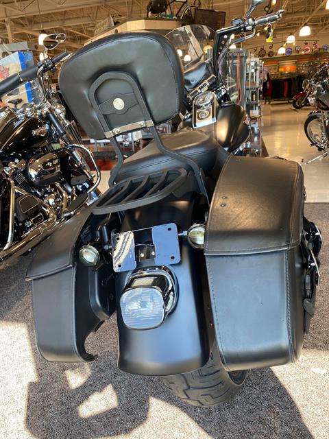 2010 Harley-Davidson Softail® Fat Boy® Lo in Cortland, Ohio - Photo 3